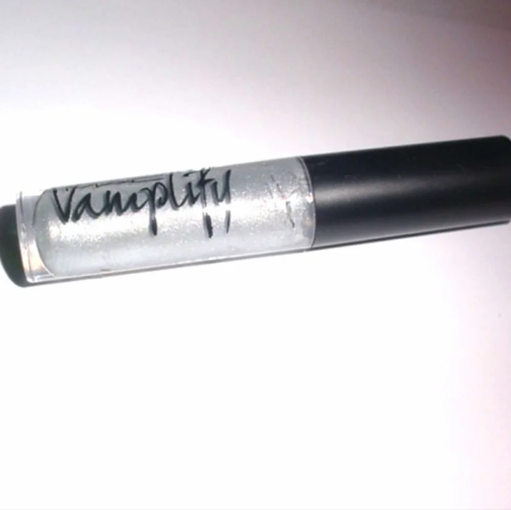 ❇️🧚‍♀️GILDED FROST Mac DISCONTINUED Vamplify Lipgloss NWOBOX
